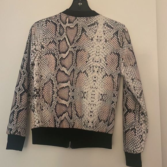 Bomber jacket - Picture 3 of 3